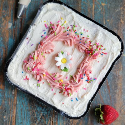 Strawberry Summer Cake